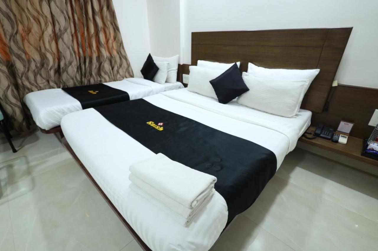 Saish Hotel Shirdi Buitenkant foto