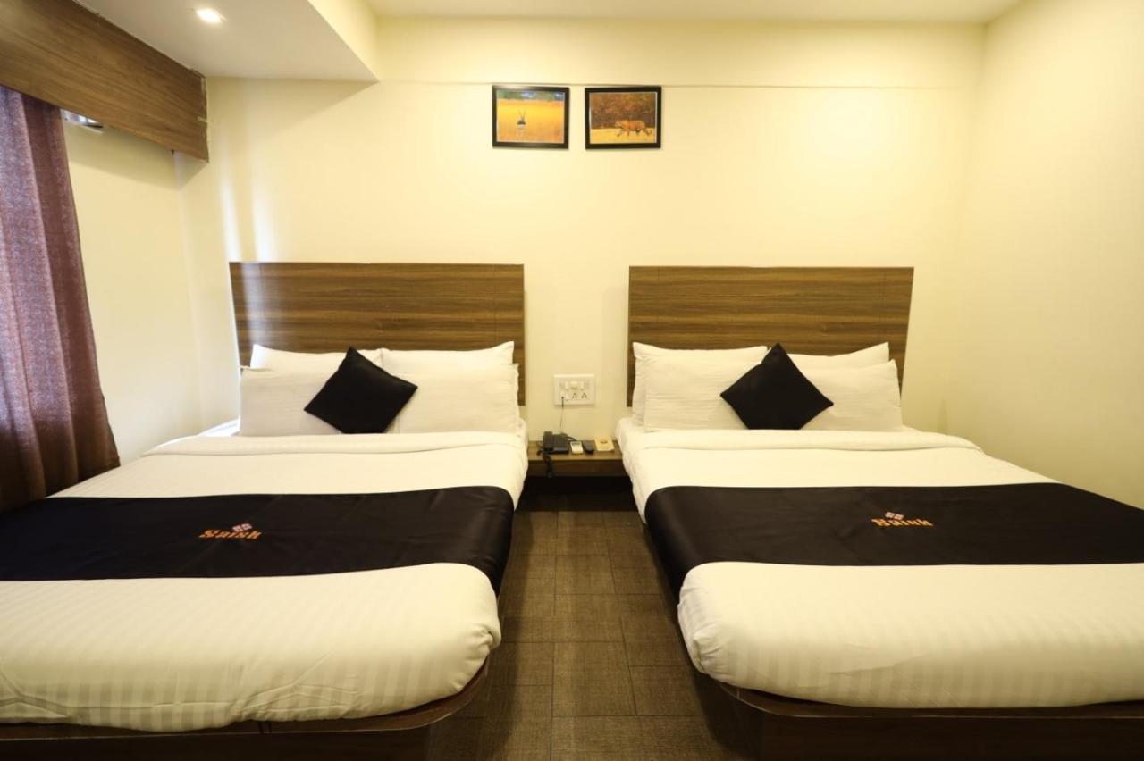 Saish Hotel Shirdi Buitenkant foto
