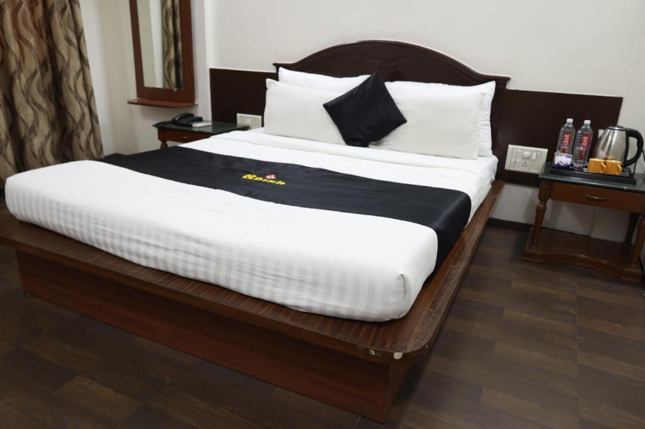Saish Hotel Shirdi Buitenkant foto