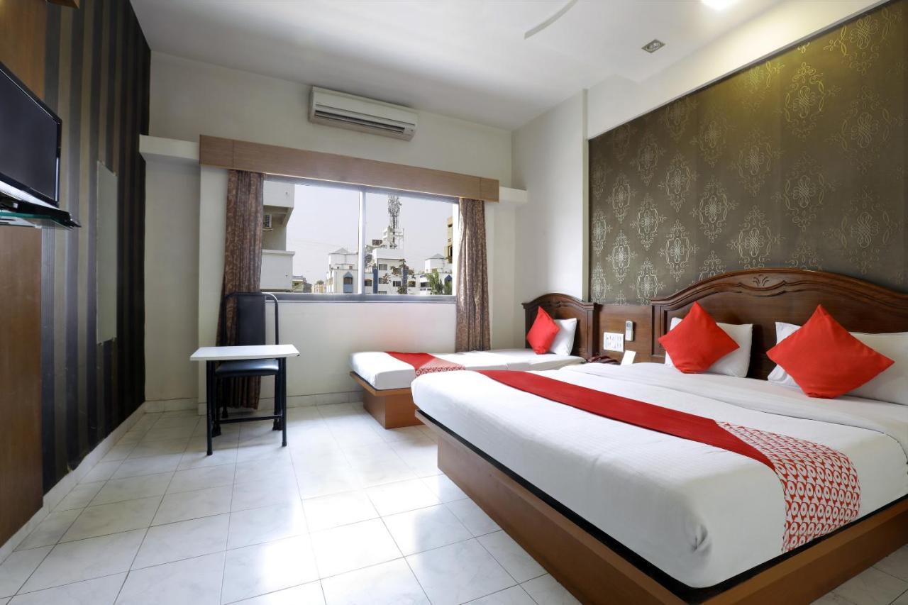 Saish Hotel Shirdi Buitenkant foto