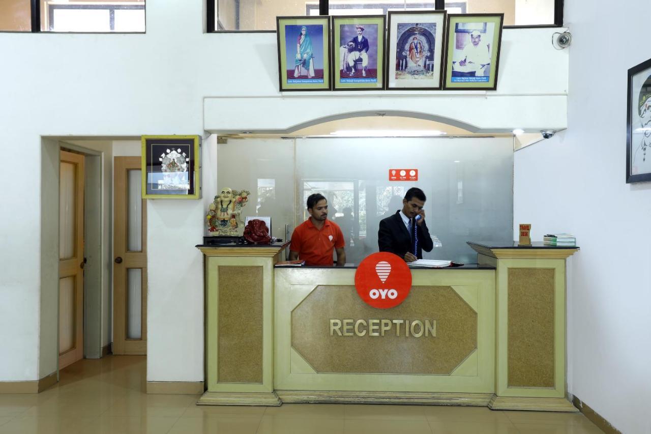 Saish Hotel Shirdi Buitenkant foto